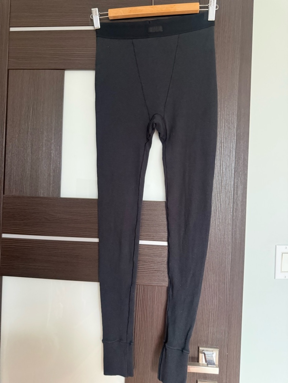 SKIMS women's cotton rib leggings in a soot color